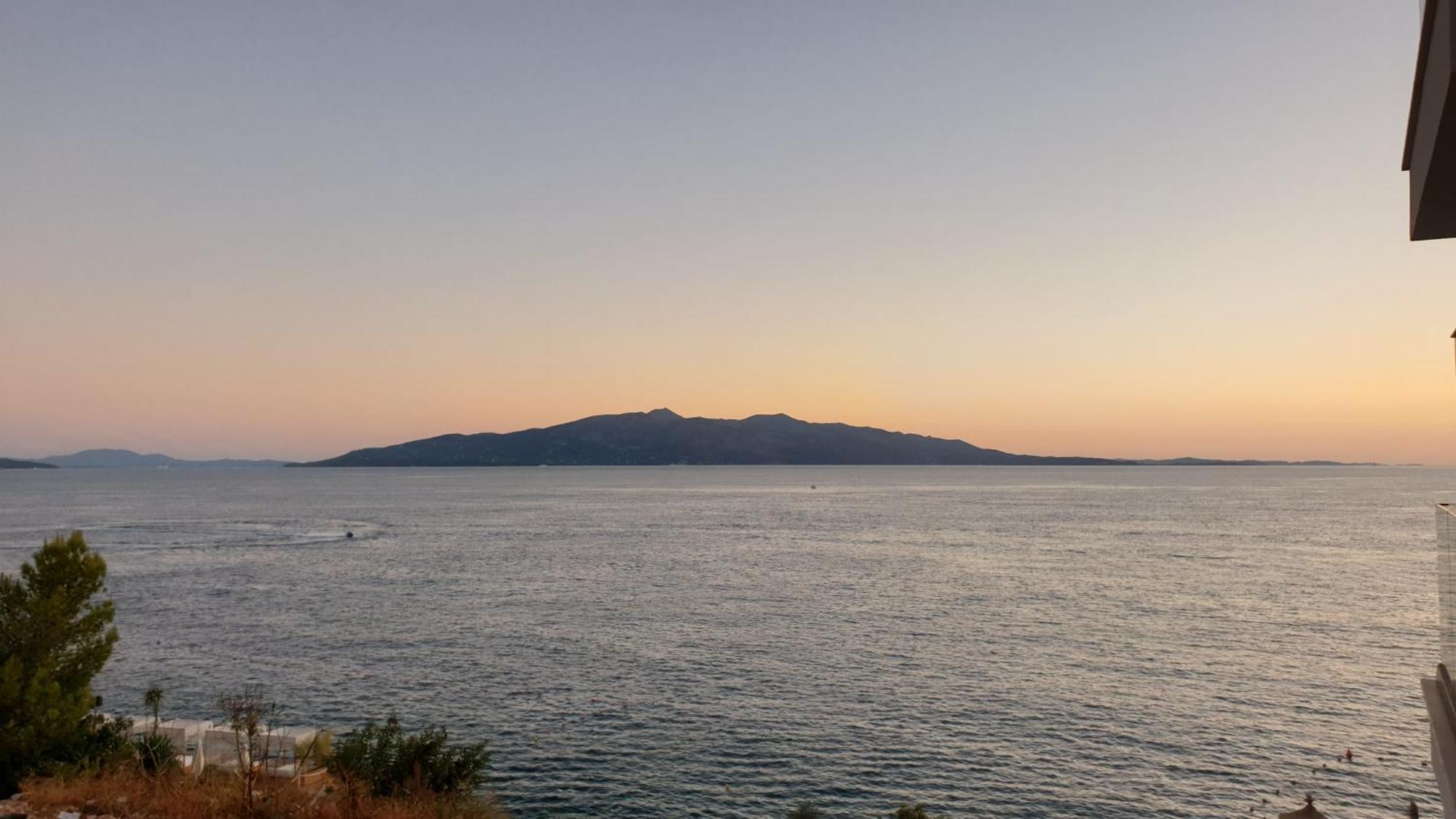 2F Saranda Apartment Buitenkant foto