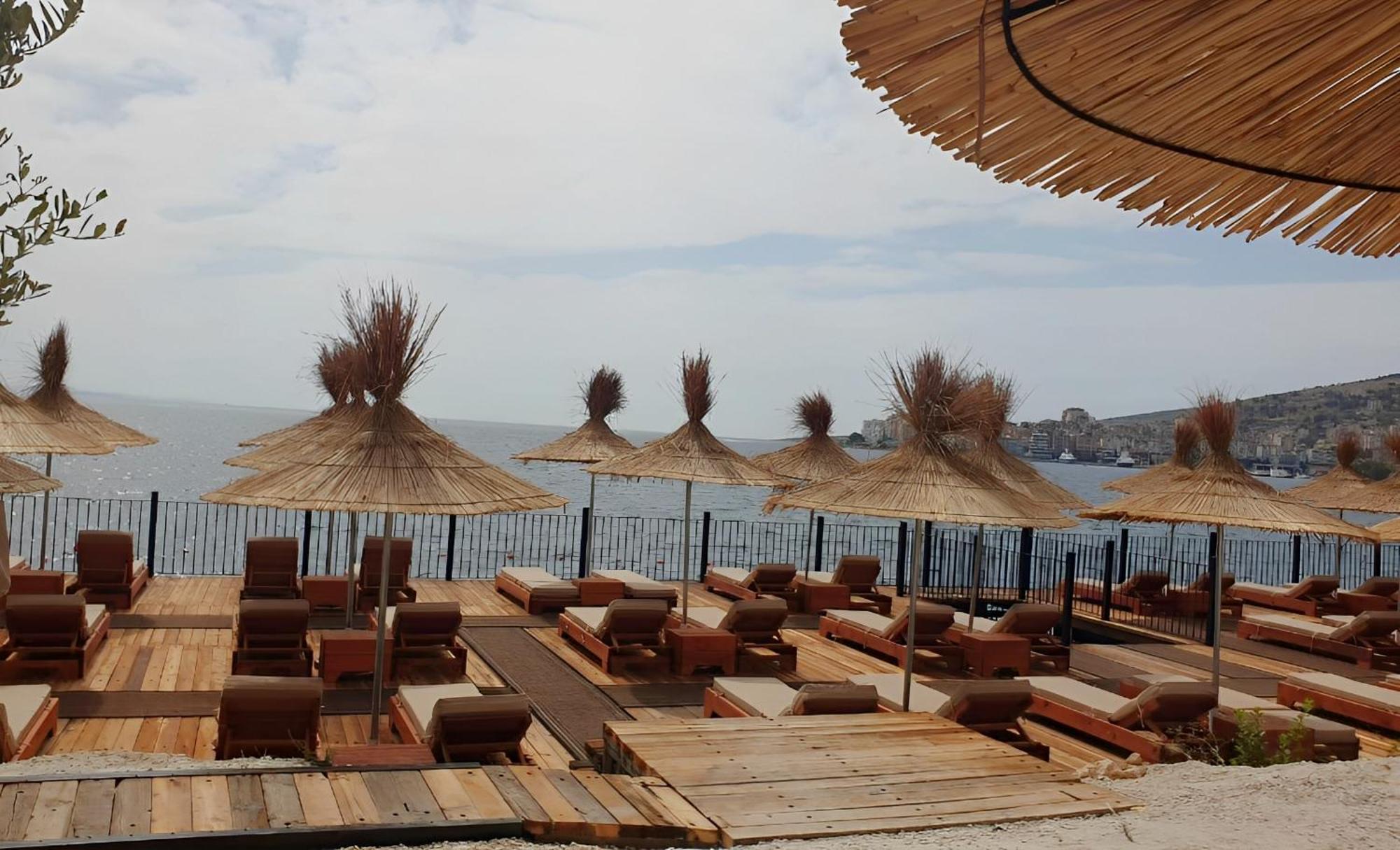 2F Saranda Apartment Buitenkant foto