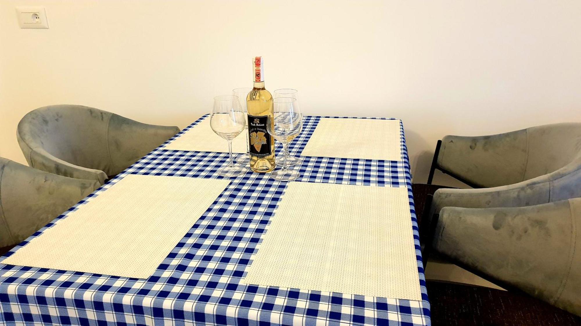 2F Saranda Apartment Buitenkant foto