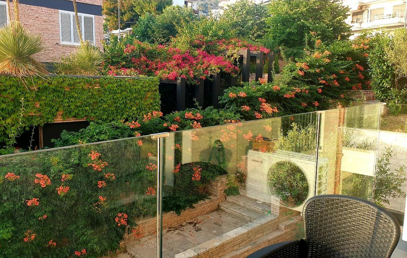 2F Saranda Apartment Buitenkant foto